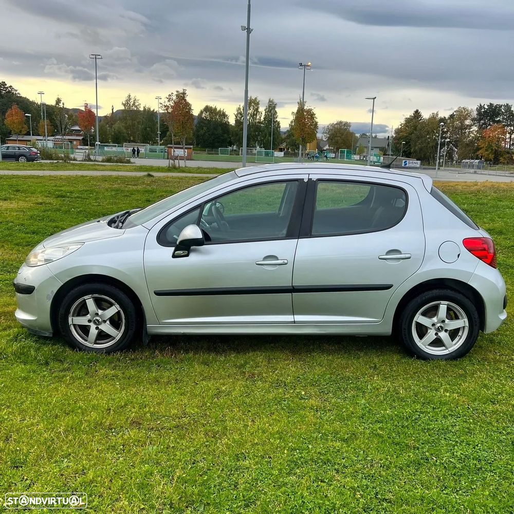 Peugeot 207 90 HDi FAP (Blue Lion) Sport - 4