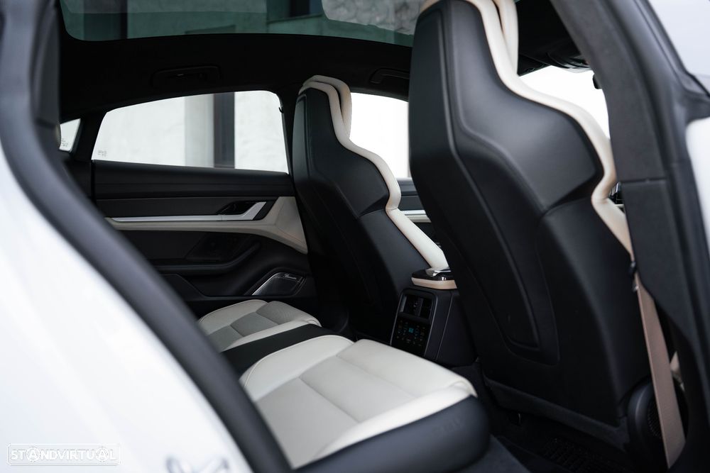 Porsche Taycan Turbo S - 54