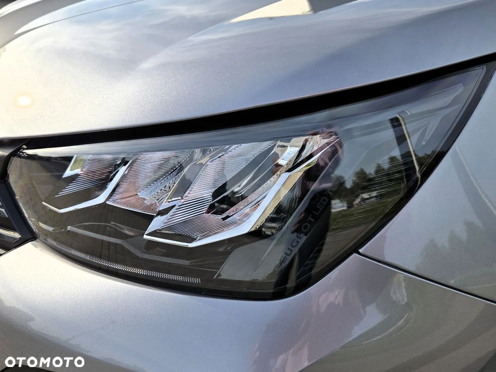 Peugeot 2008 PureTech mHEV Allure e-DCS6 - 15