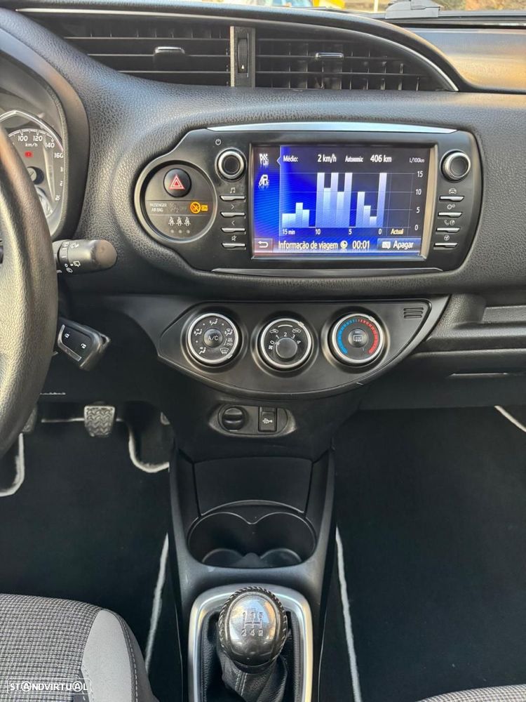 Toyota Yaris 1.0 VVT-i 20 Anos - 10