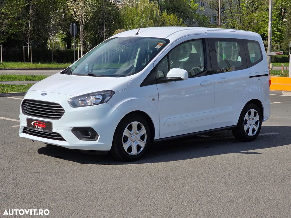 Ford Tourneo Courier 1.5 TDCi Titanium - 14