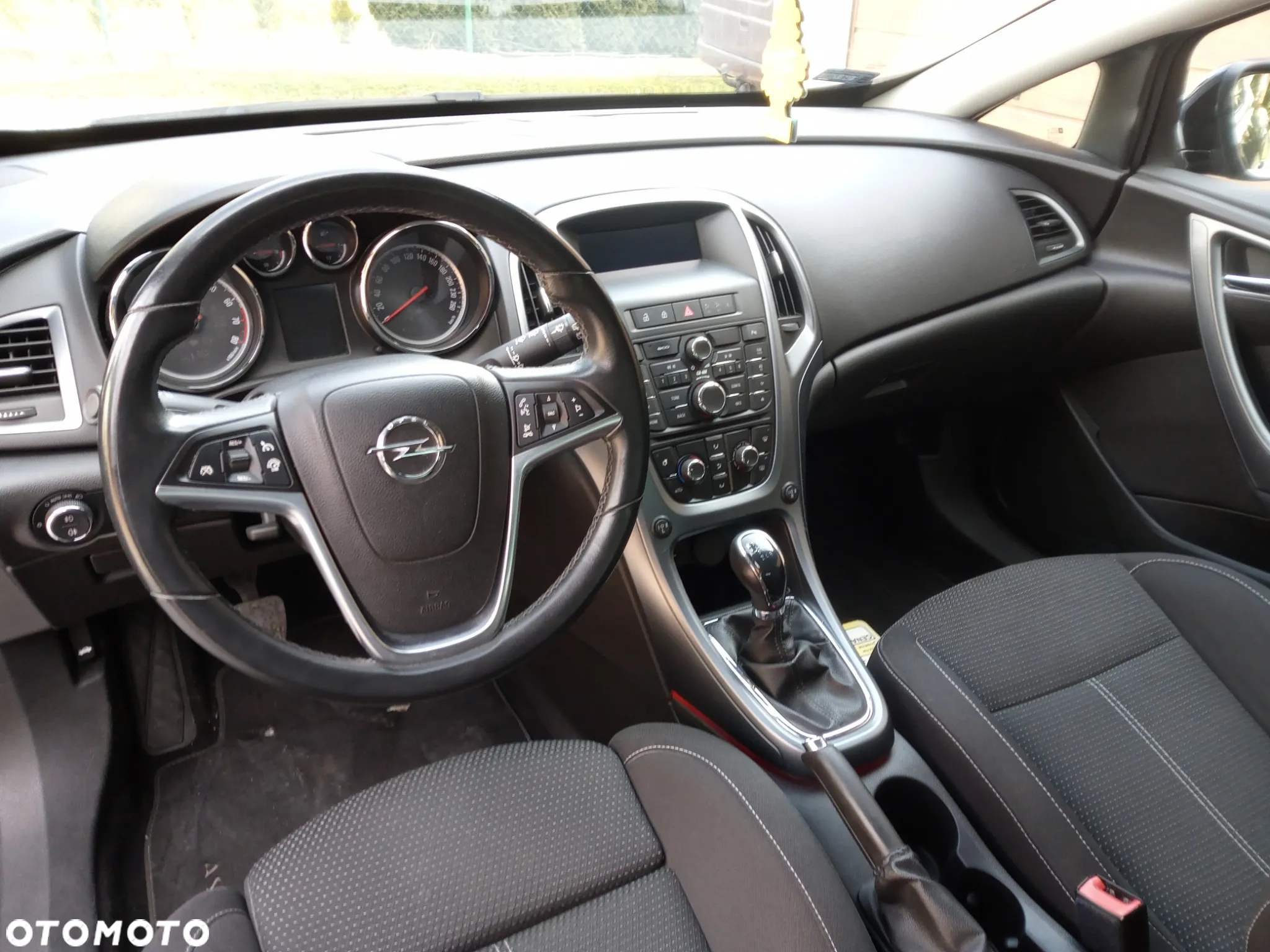 Opel Astra GTC 1.4 Turbo - 10