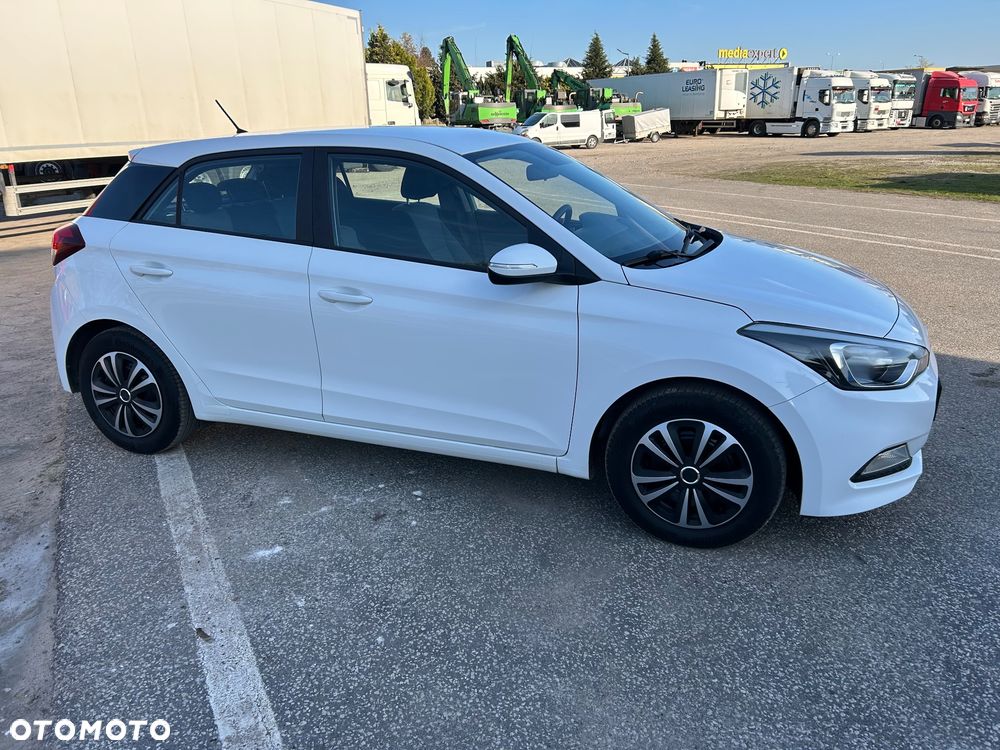 Hyundai i20 blue 1.2 - 5