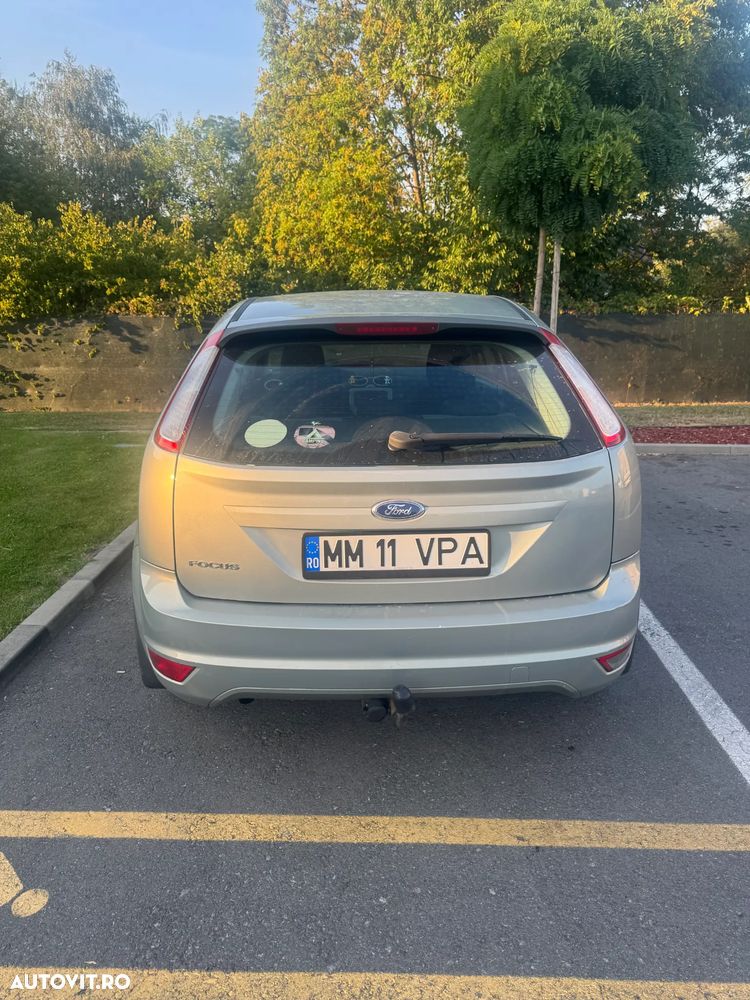 Ford Focus 1.4i Trend - 4