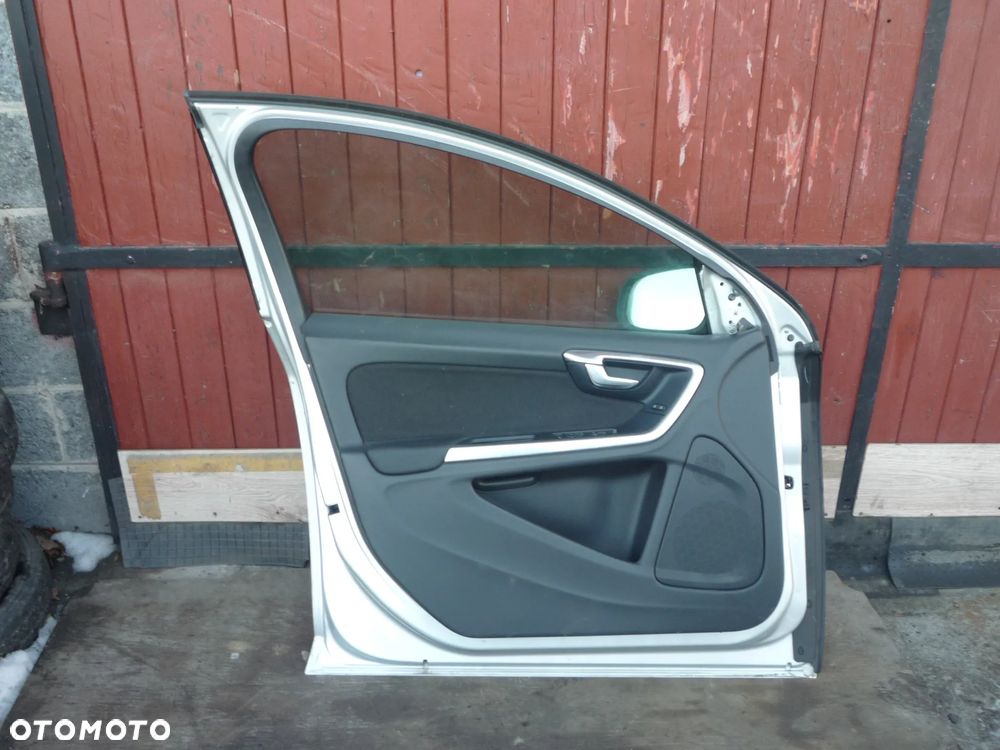 VOLVO S60 II DRZWI PRZEDNIE LEWE 426-26 - 2