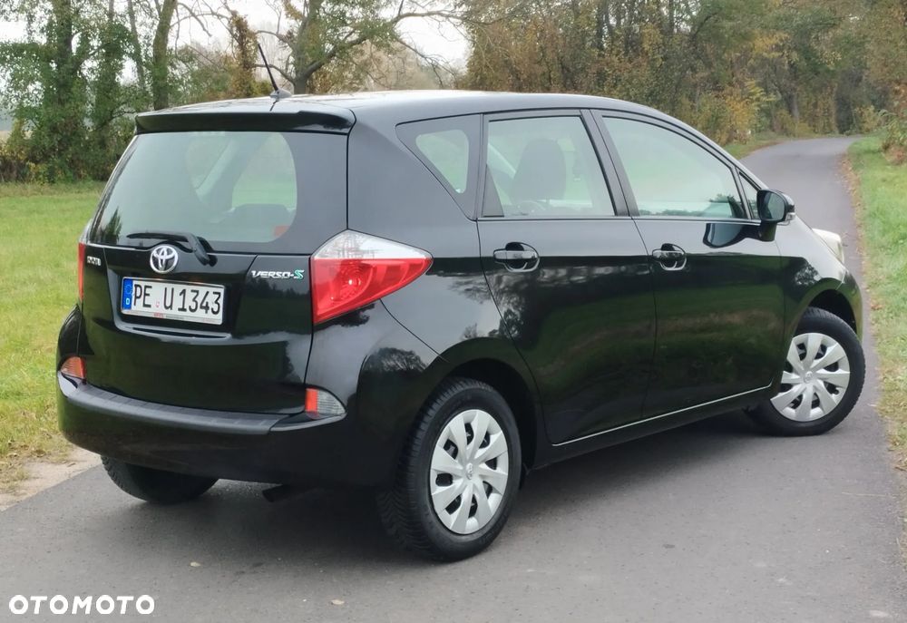 Toyota Verso-S 2012 photo 4