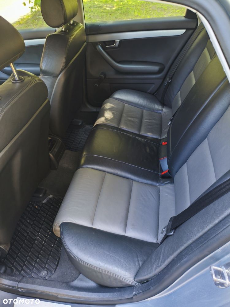 Audi A4 Limousine - 5