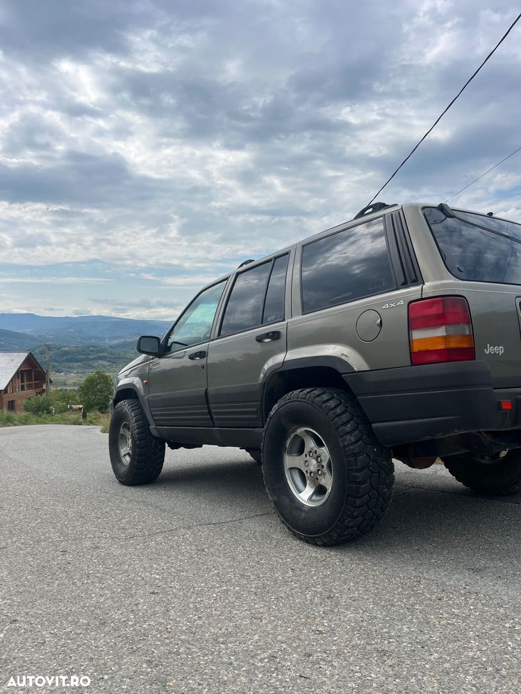 Jeep Grand Cherokee - 10
