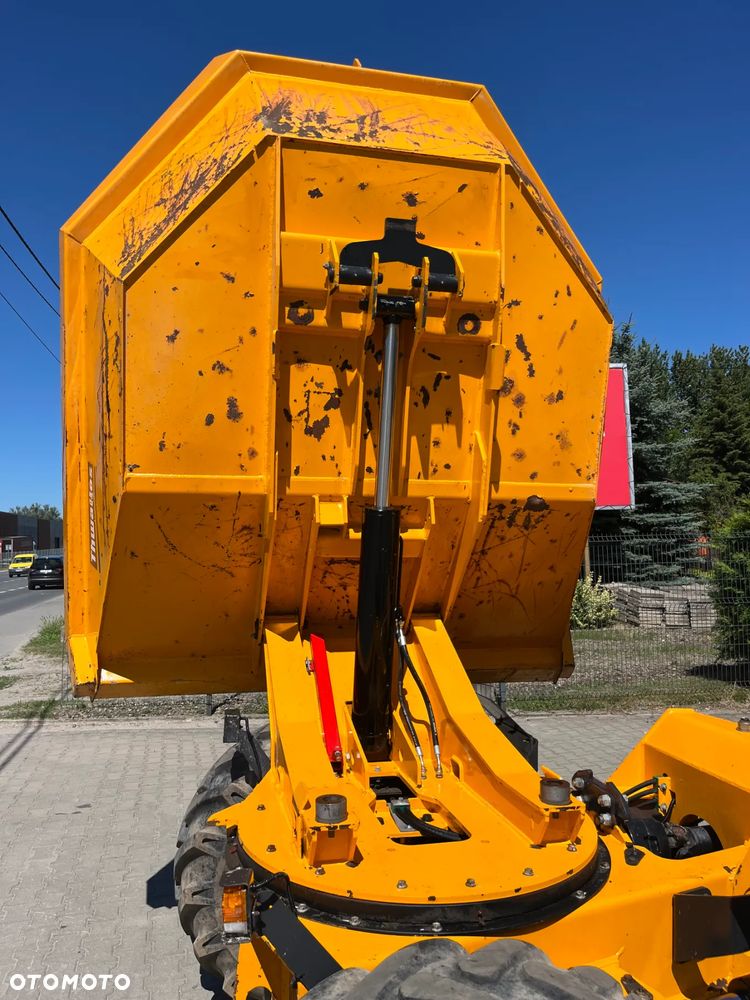 Thwaites Mach 2062 - 10