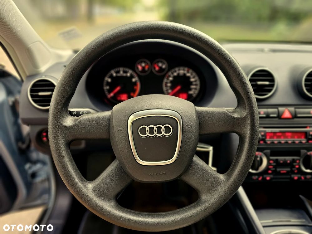 Audi A3 Sportback 1.6 Ambiente - 14