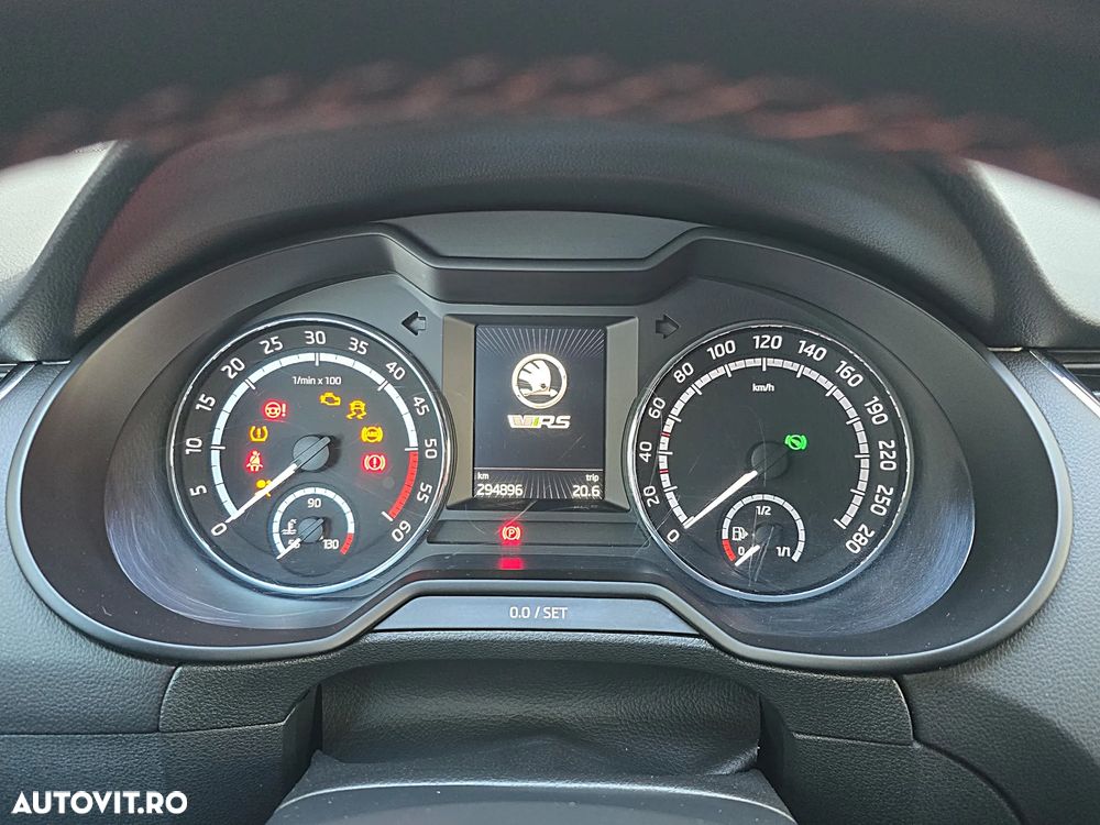 Skoda Octavia 2.0 TDI DSG RS - 3