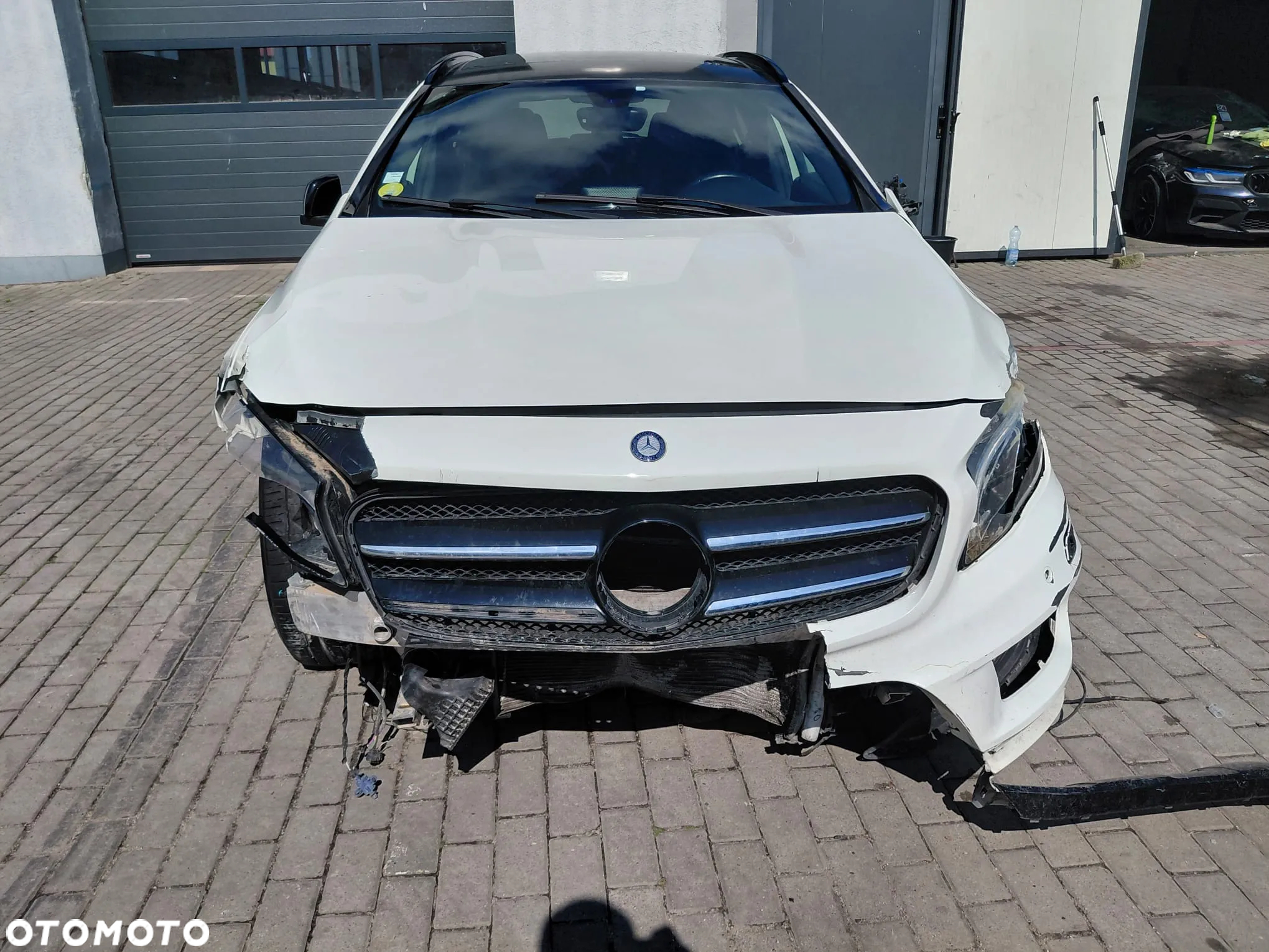Mercedes-Benz GLA - 2