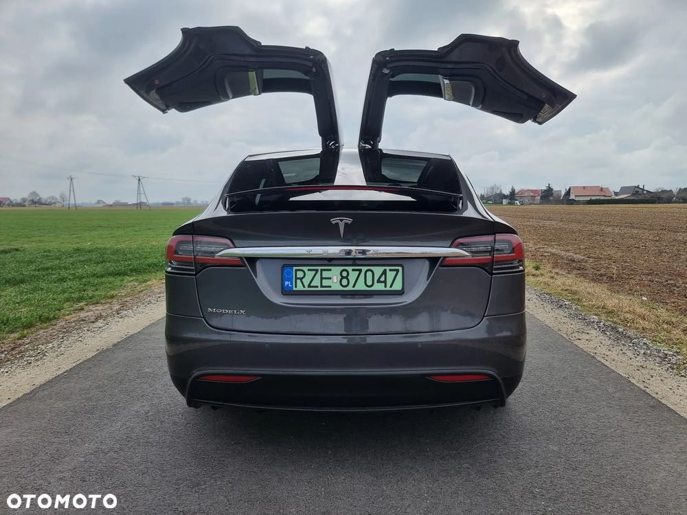 Tesla Model X - 2