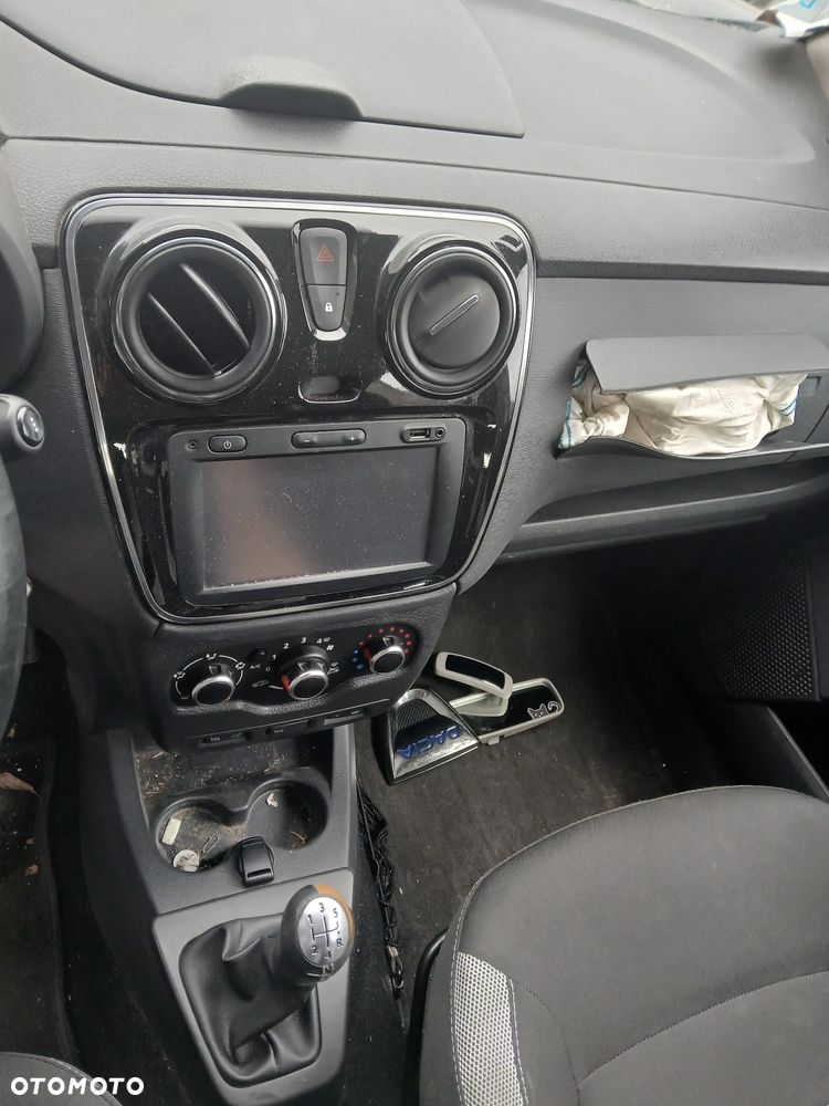 Dacia Lodgy TCe 115 Laureate - 10