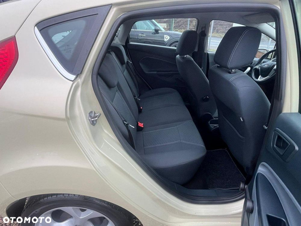 Ford Fiesta 1.25 Ambiente EU5 - 9