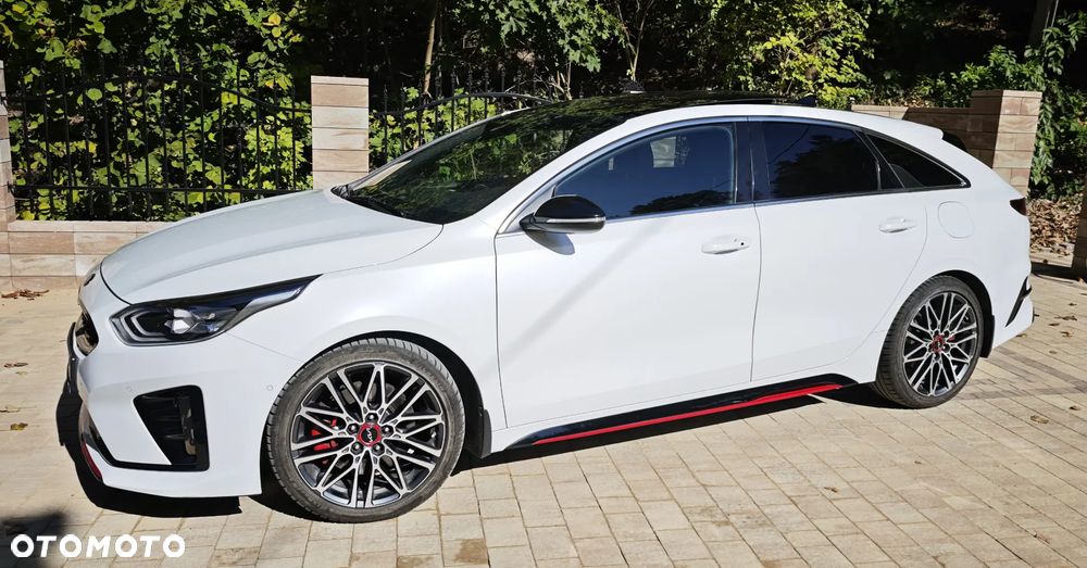 Kia ProCeed 1.6 T-GDI GT DCT - 9