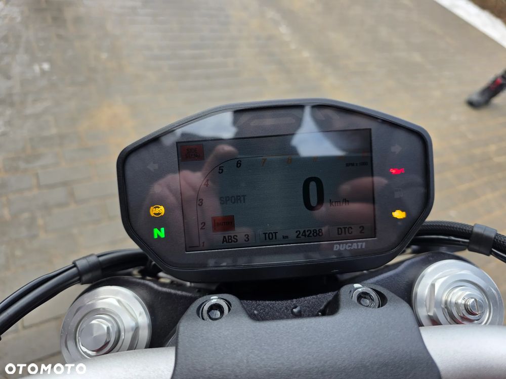 Ducati Monster - 29