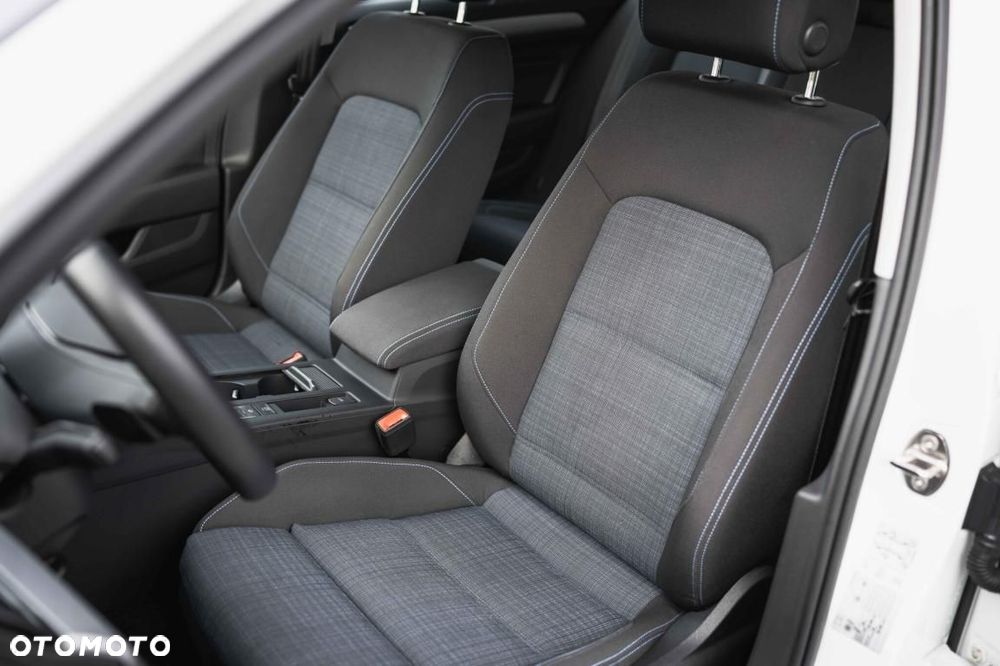 Volkswagen Passat - 13