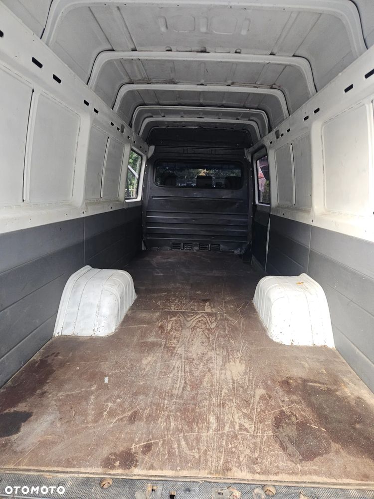 Mercedes-Benz Sprinter - 10