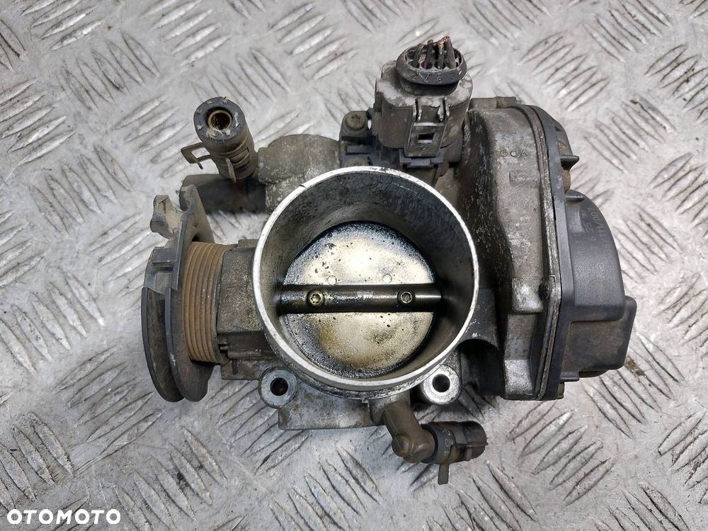 PRZEPUSTNICA VOLKSWAGEN BORA I 2.0 8V 06A133066E - 1