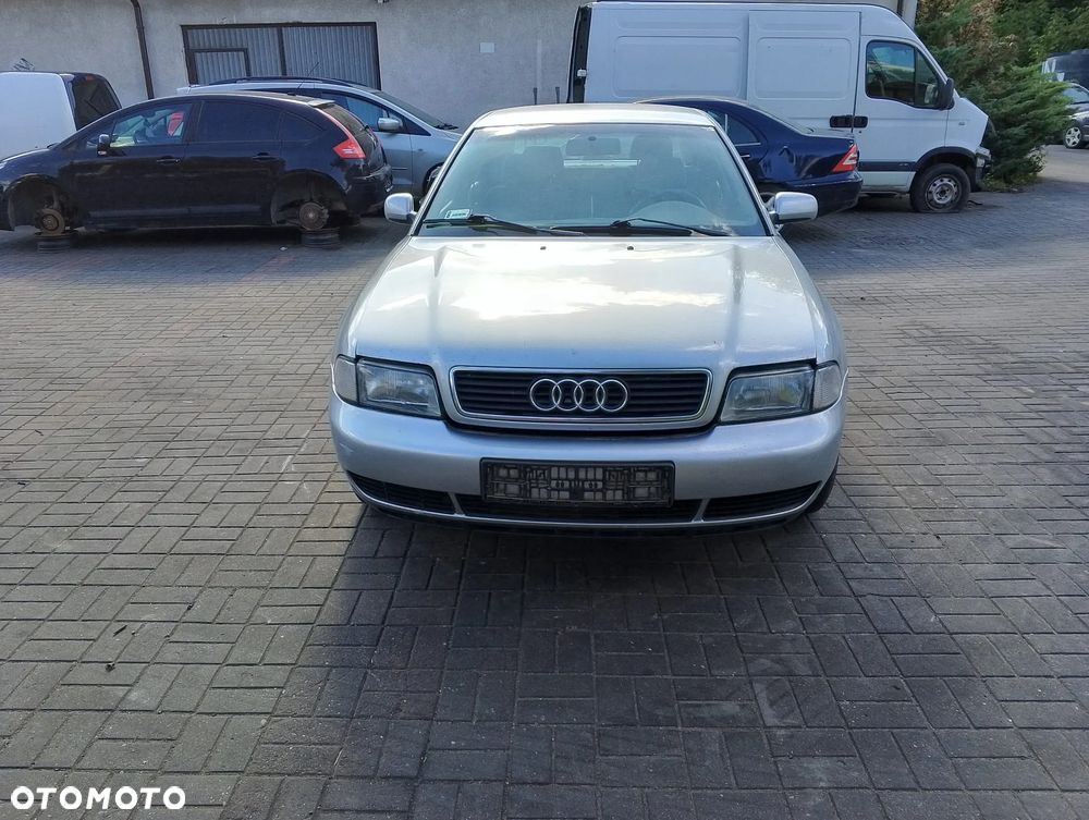 KOMPLETNY PRZÓD Audi A4 B5 Przed Lift (94-97r.) kolor lakier LY7M / L5 srebrny MASKA LAMPA prawa lewa ZDERZAK BŁOTNIK GRILL ATRAPA PAS PRZEDNI WZMOCNIENIE CZOŁOWE CHŁODNICA HALOGEN do założenia bez malowania - 1