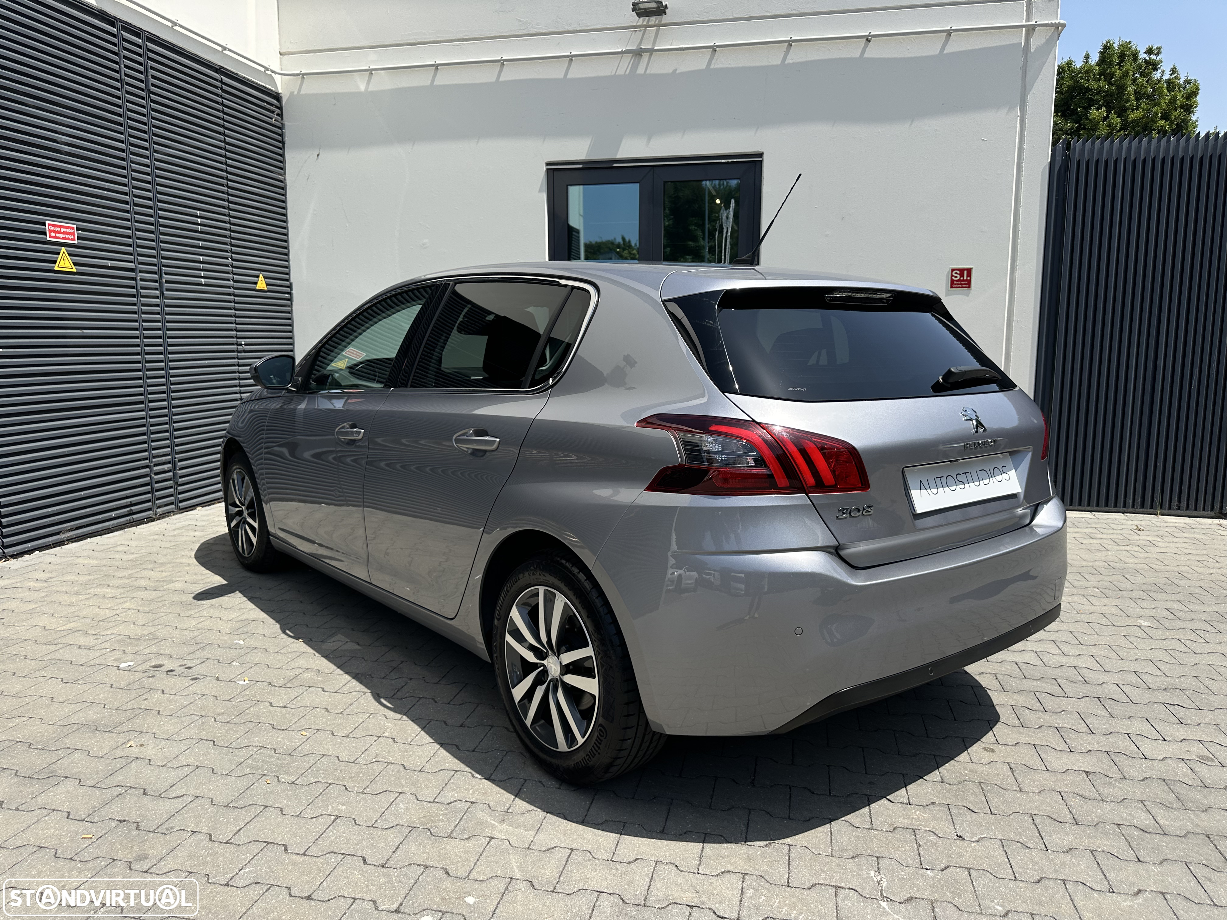 Peugeot 308 1.2 PureTech Allure Pack EAT8 - 10