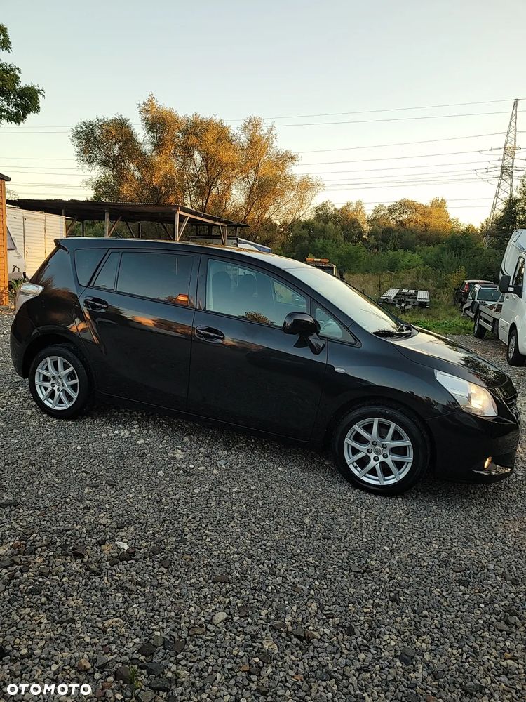 Toyota Verso 2012 photo 4