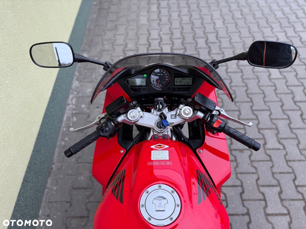 Honda VFR - 18