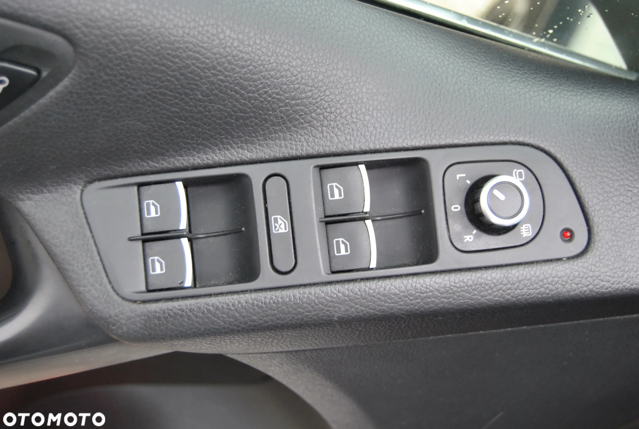 Volkswagen Tiguan 2.0 TDI 4Mot Perfectline R-Style DSG - 26
