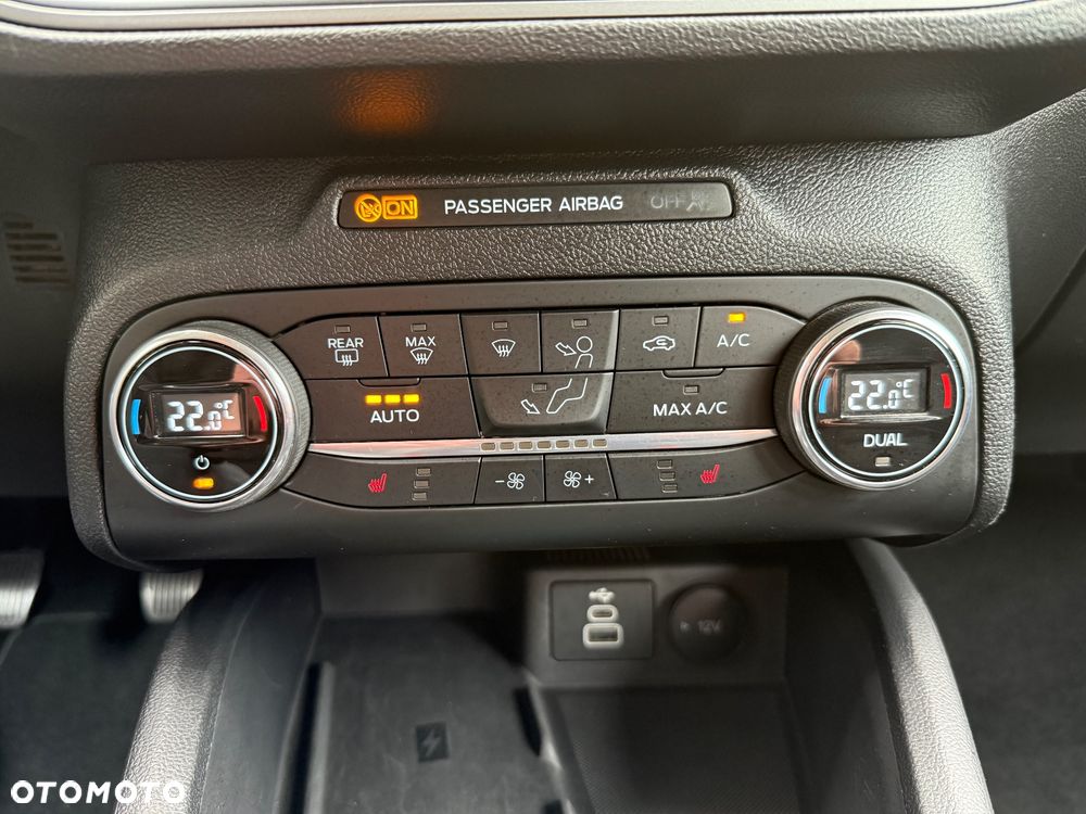 Ford Focus 1.5 EcoBlue Start-Stopp-System TITANIUM STYLE - 28