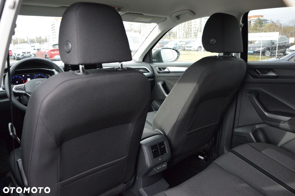 Volkswagen T-Roc - 17