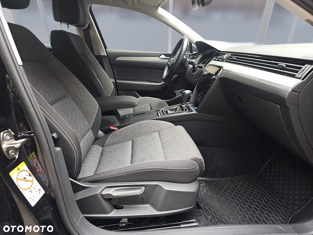 Volkswagen Passat Variant 1.5 TSI EVO Business DSG - 11