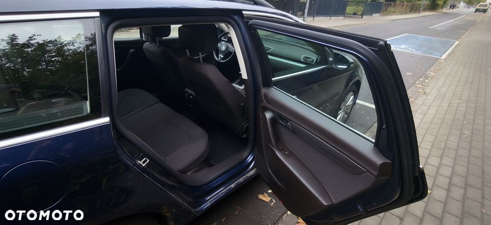 Volkswagen Passat - 9