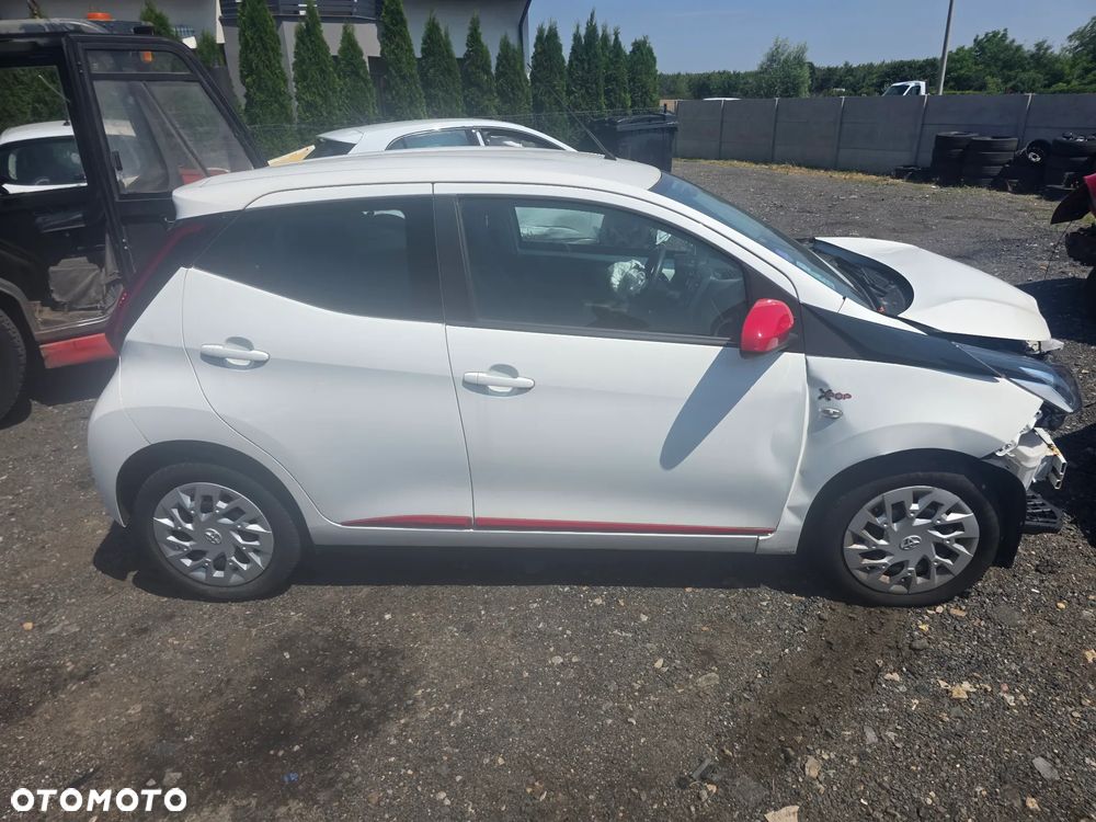 Toyota Aygo x-play - 2