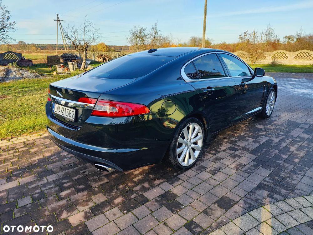 Jaguar XF 3.0 V6 Diesel Premium Luxury - 4