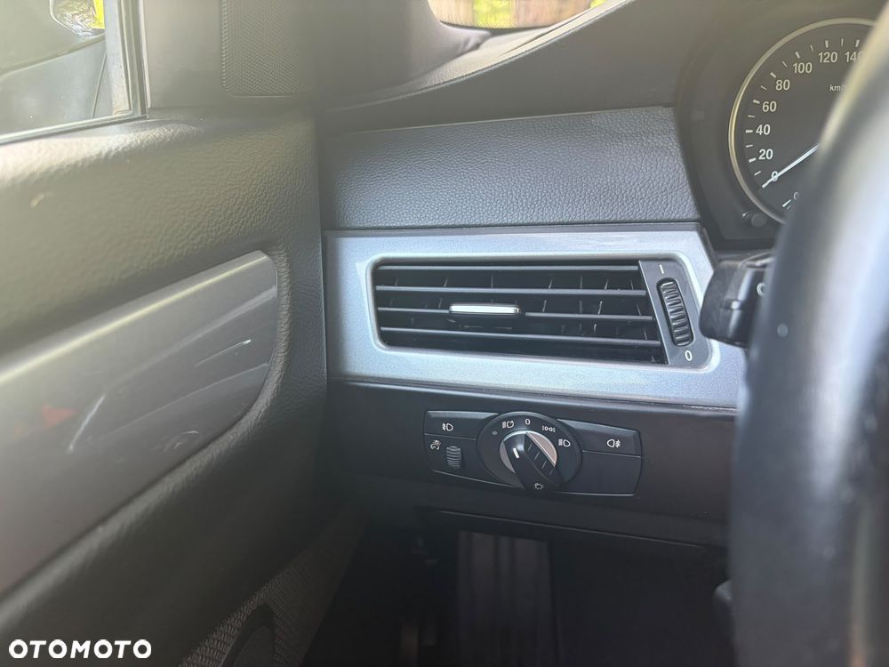 BMW Seria 5 520d Edition Exclusive - 18