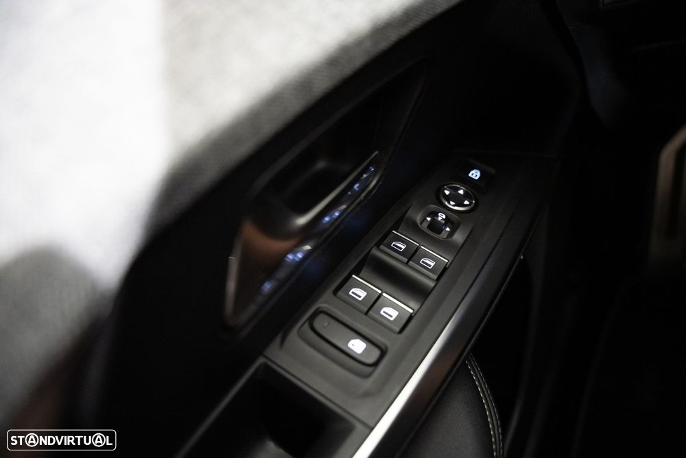 Peugeot 3008 1.2 Hybrid GT e-DCS6 - 18