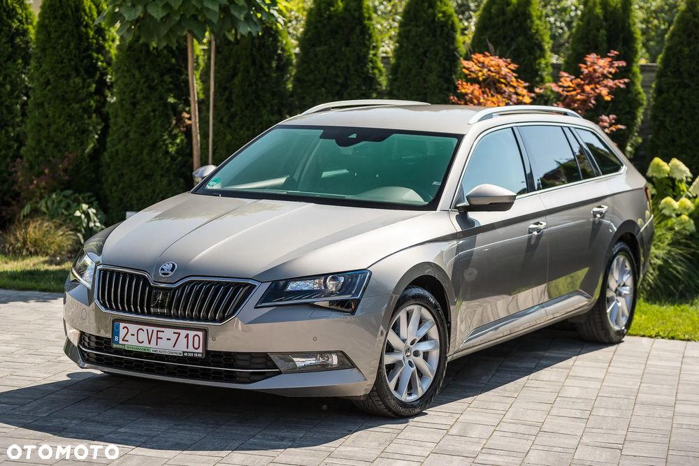 Skoda Superb 2.0 TDI Sportline - 6
