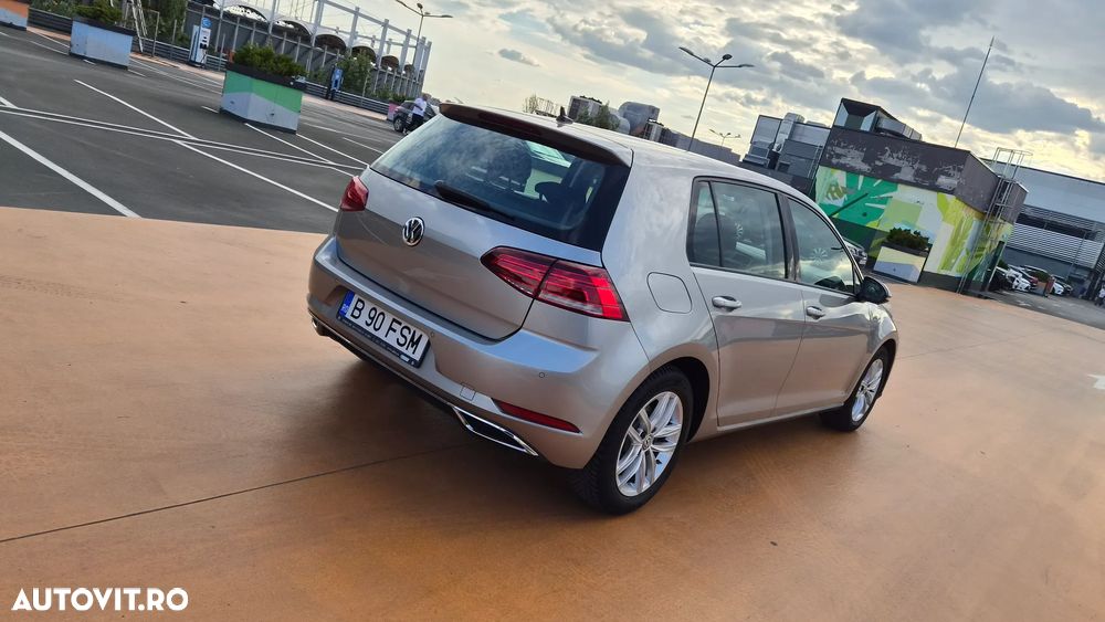 Volkswagen Golf - 30