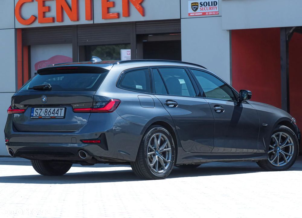 BMW Seria 3 330e Sport Line - 8