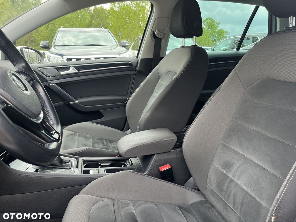 Volkswagen Golf - 17