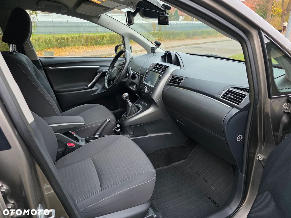 Toyota Verso 1.8 Premium - 20