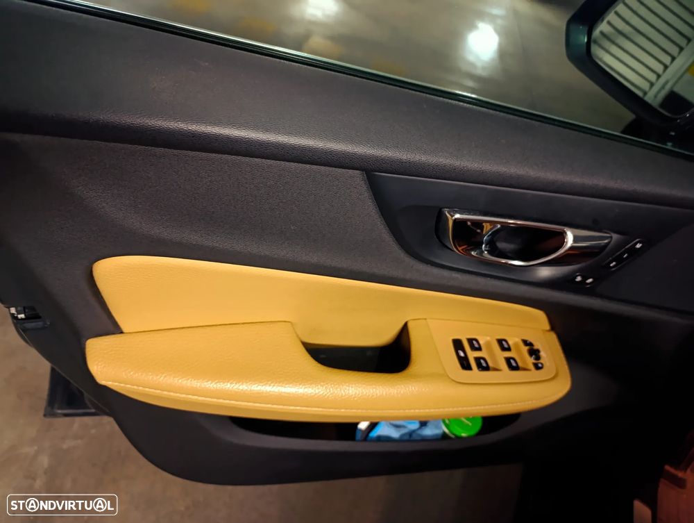 Volvo V60 2.0 T8 AWD TE Inscription Expression - 31
