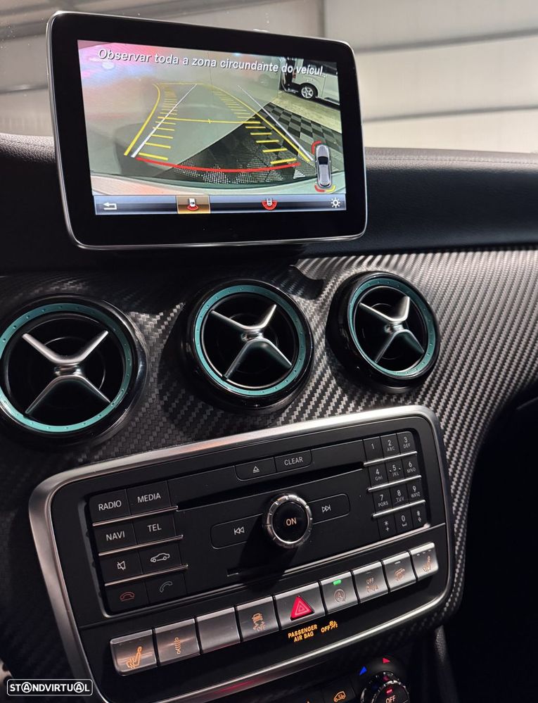 Mercedes-Benz A 45 AMG 4Matic Speedshift 7G-DCT PETRONAS 2015 World Champion Edition - 26