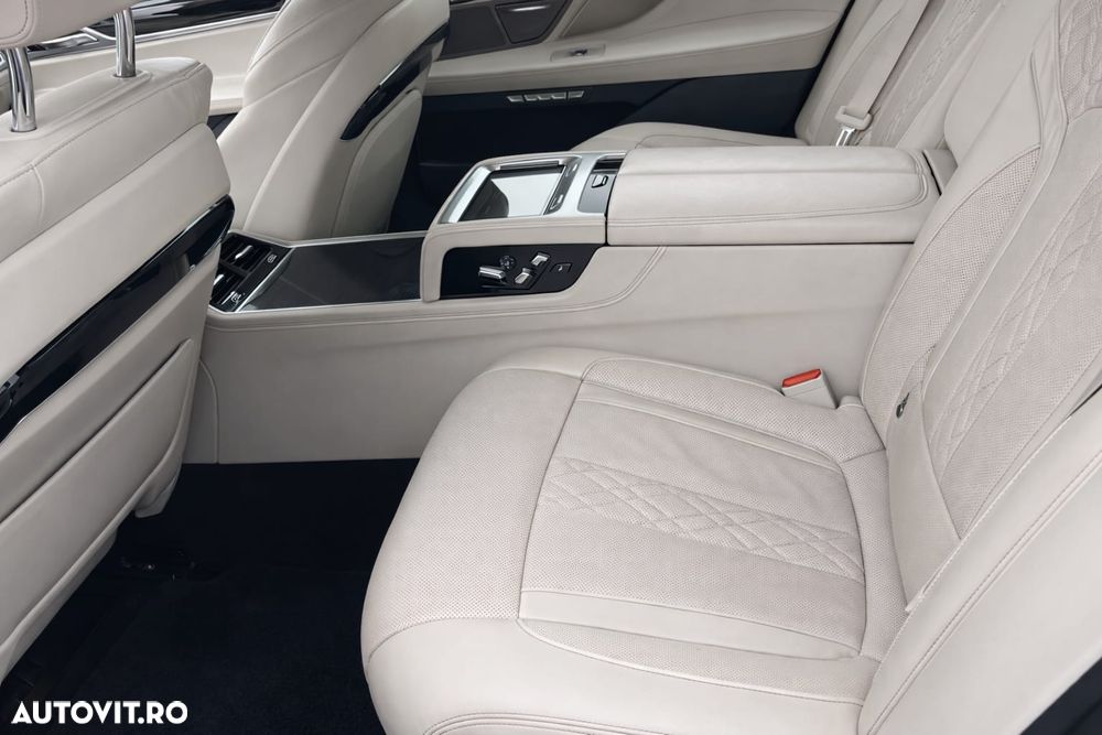 BMW Seria 7 740Le xDrive iPerformance - 16