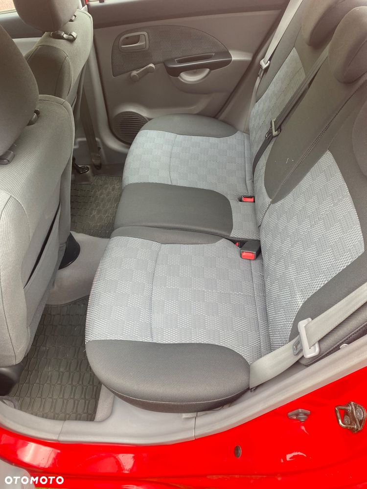 Kia Picanto - 8