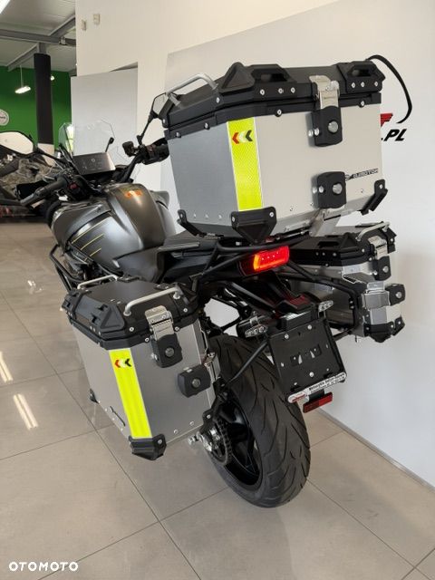 QJMOTOR 900 S - 23
