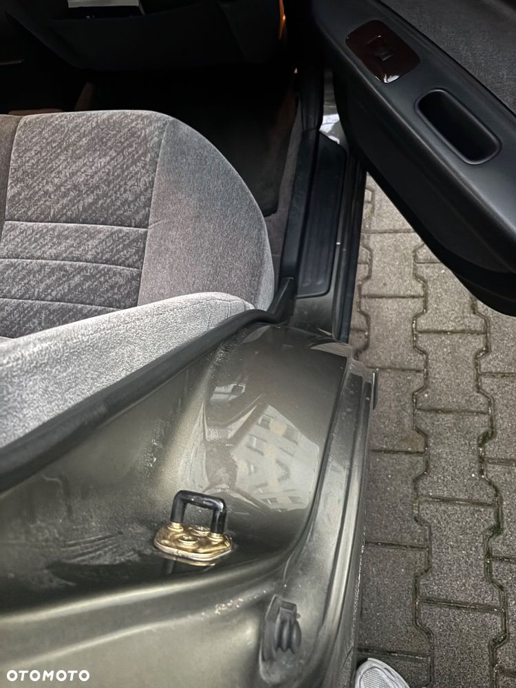 Nissan Maxima - 22