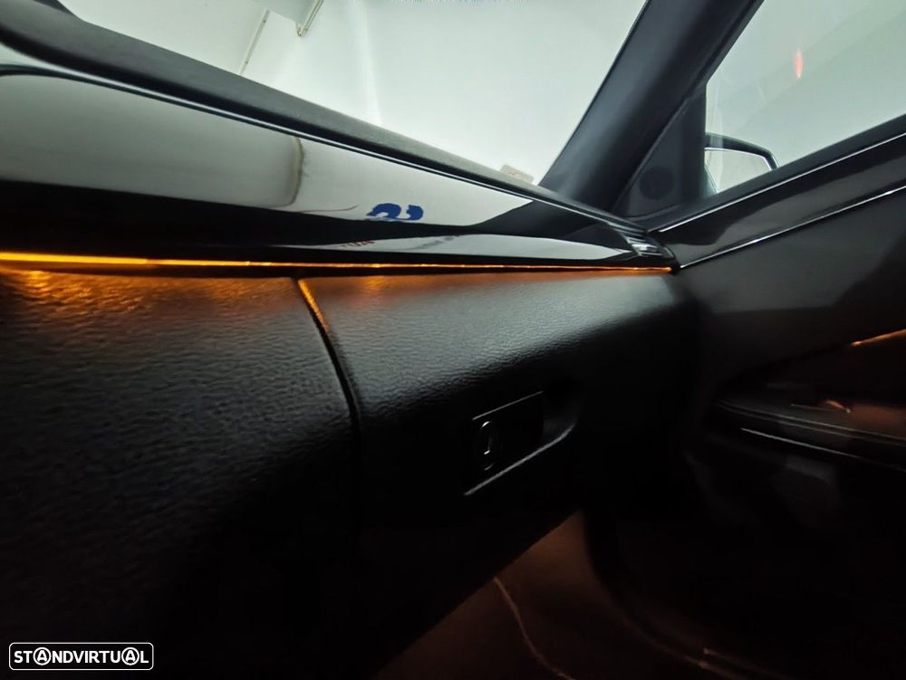Mercedes-Benz E 250 BlueTEC Avantgarde Auto. - 30