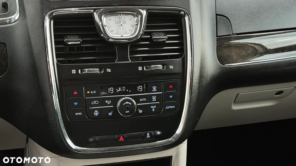 Lancia Voyager 2.8 Multijet 16v Platinum - 29